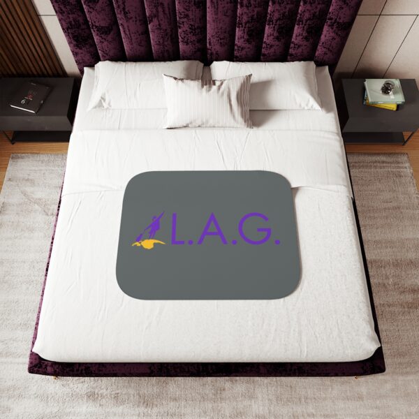 LAG LOGO Sherpa Blanket, Two Colors - Image 8